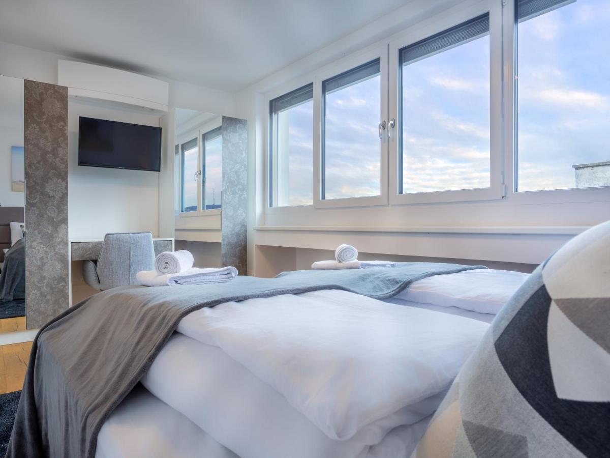 Mark'S Penthouse Apartments Managed By Sky9 Apartments Виена Екстериор снимка